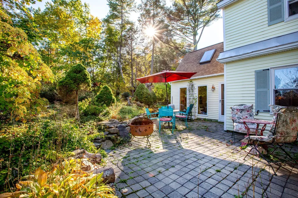 37 Churchill Street Wiscasset ME 04578