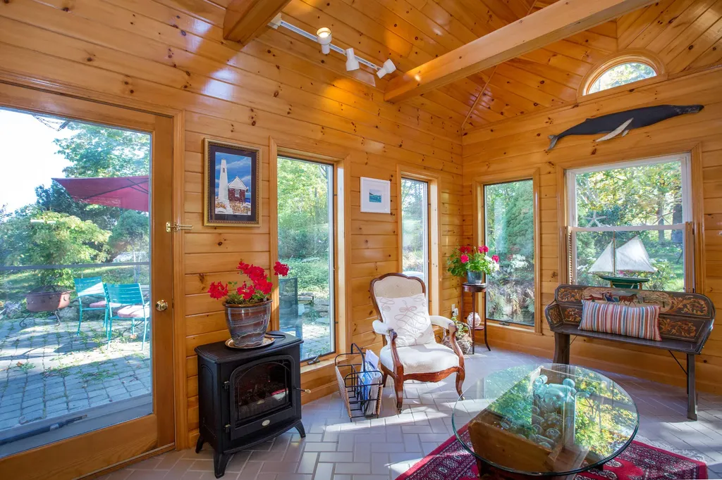37 Churchill Street Wiscasset ME 04578