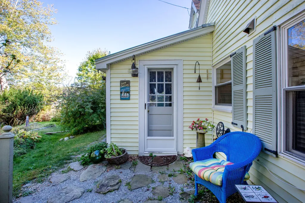 37 Churchill Street Wiscasset ME 04578