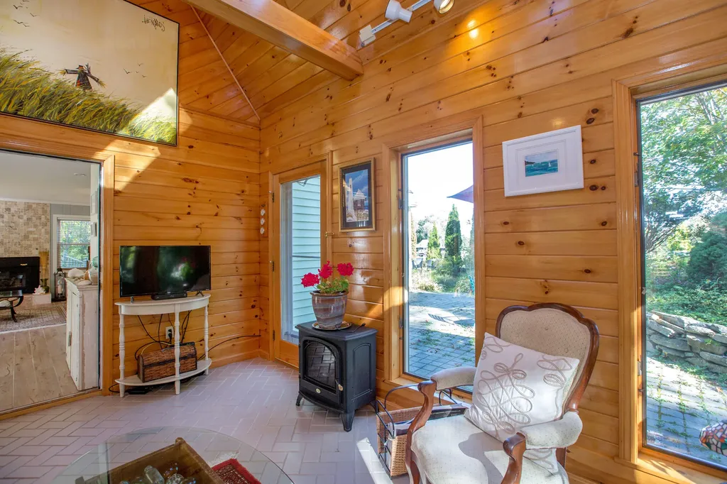 37 Churchill Street Wiscasset ME 04578