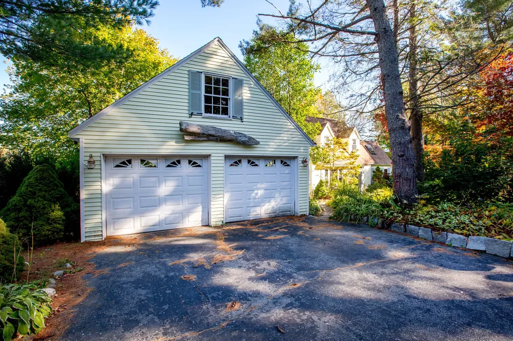 37 Churchill Street Wiscasset ME 04578