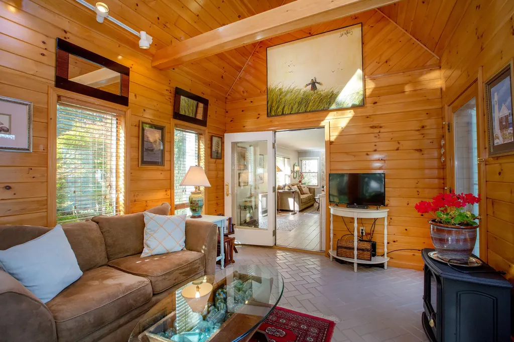 37 Churchill Street Wiscasset ME 04578