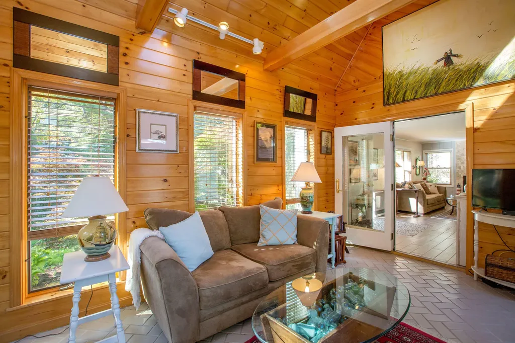 37 Churchill Street Wiscasset ME 04578