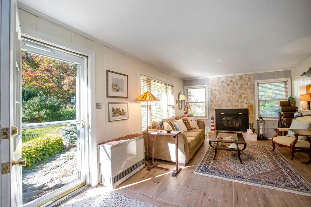 37 Churchill Street Wiscasset ME 04578