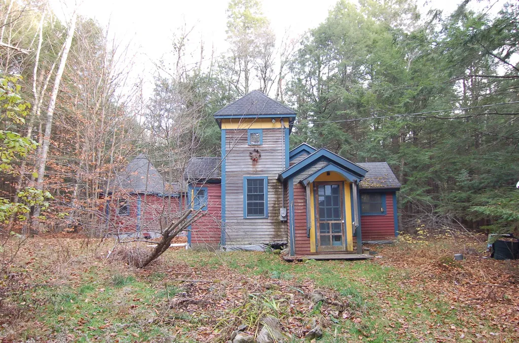 305 Choate Road Montville ME 04941