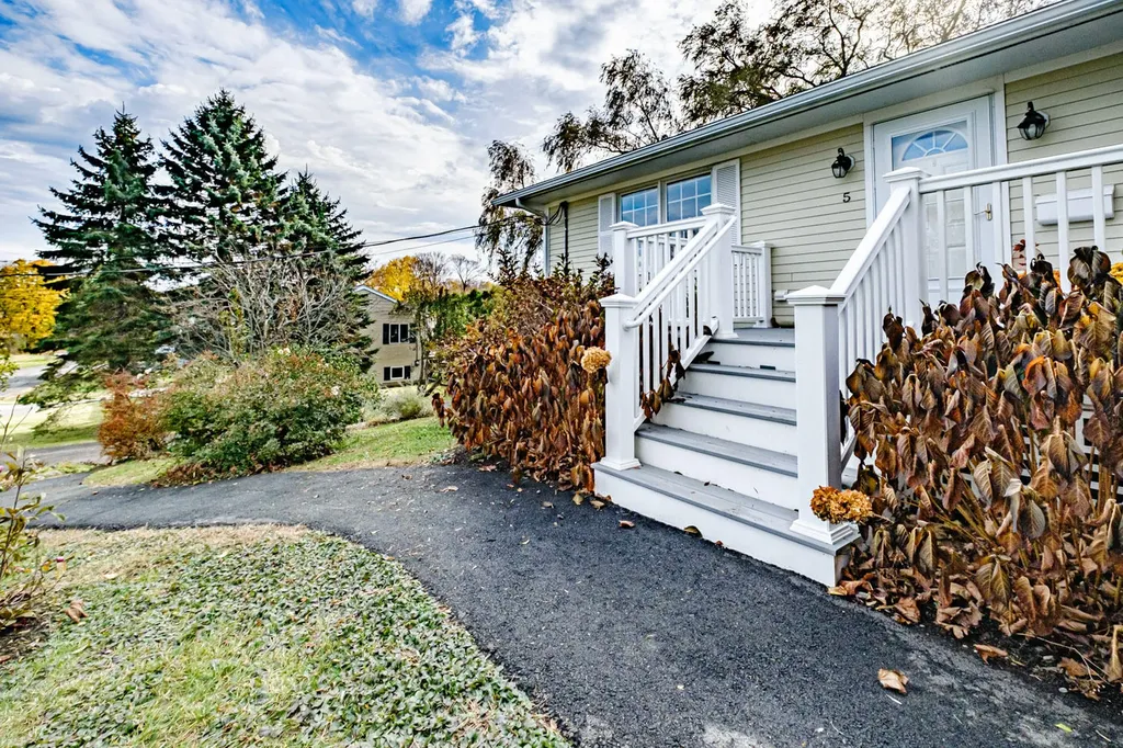 5 Orchard Street Rockland ME 04841