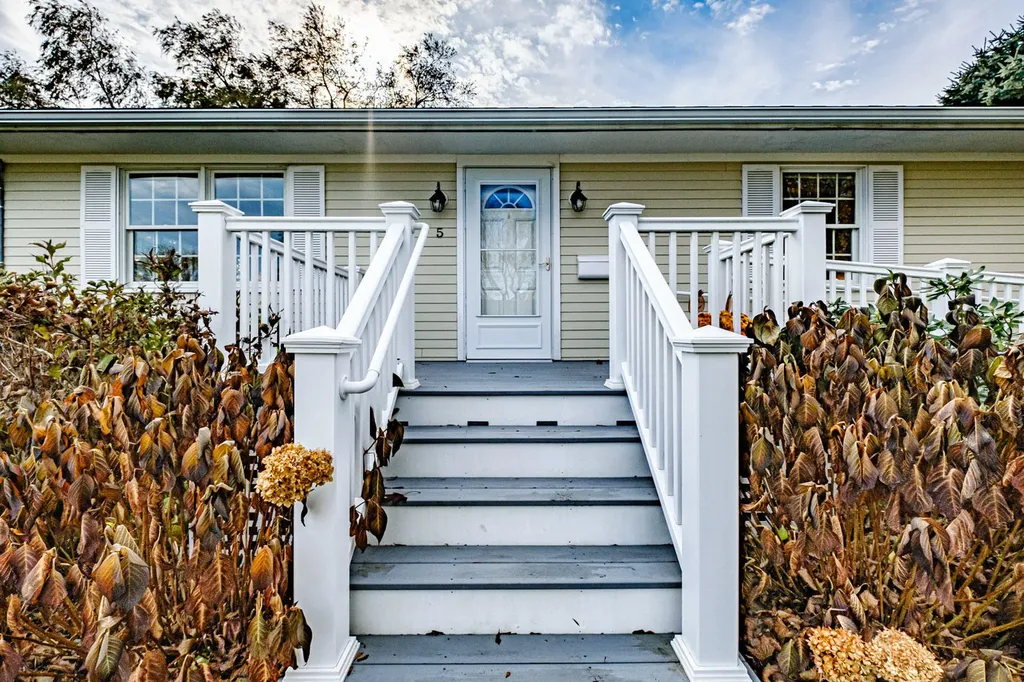 5 Orchard Street Rockland ME 04841