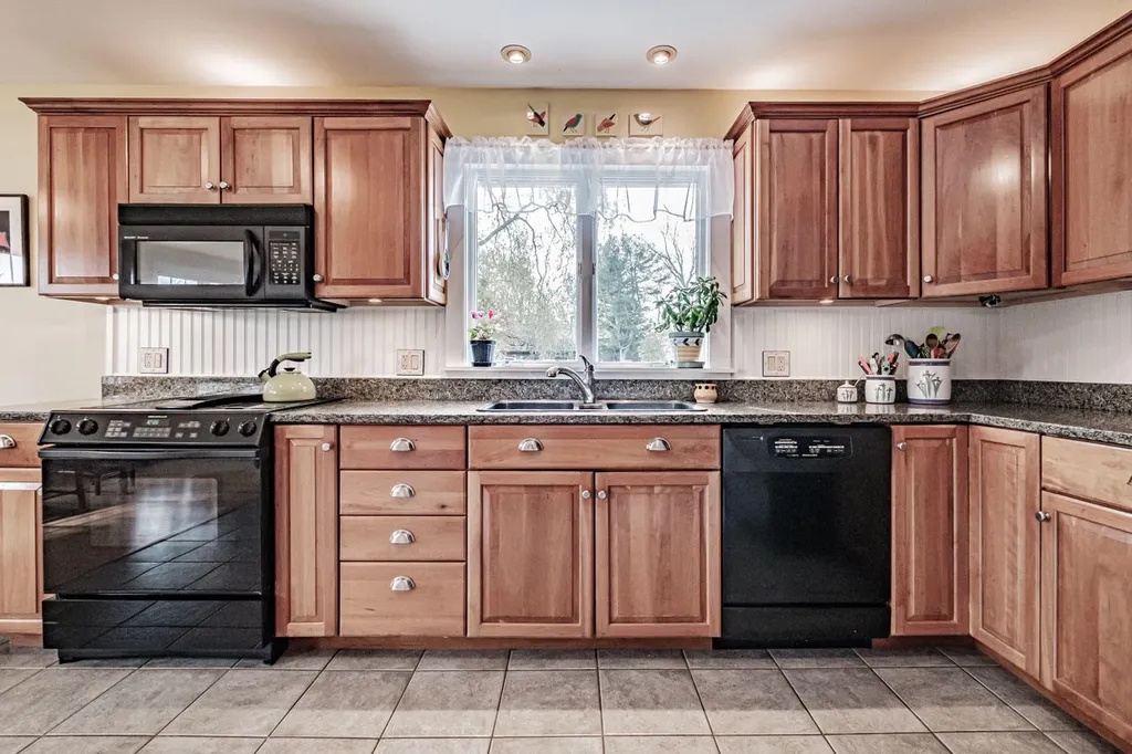 5 Orchard Street Rockland ME 04841