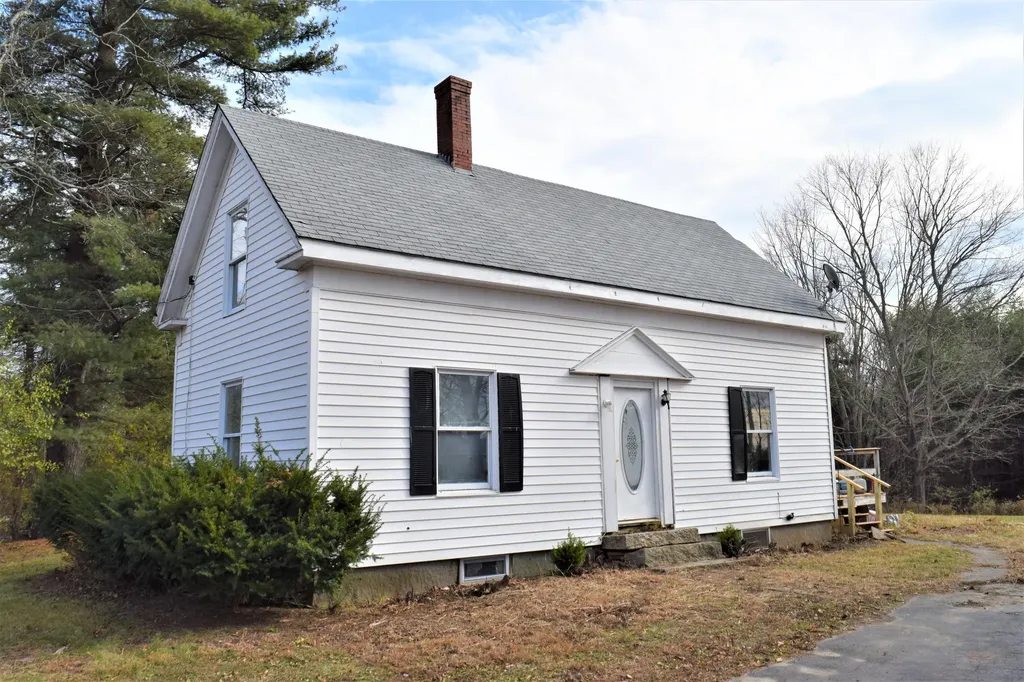 39 Barnes Road Windham ME 04062