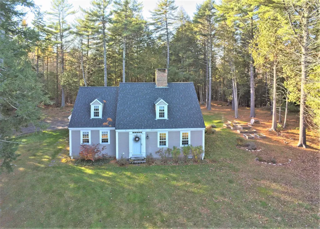 8 Ledgewood Drive Rockport ME 04856