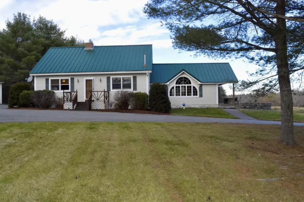 486 Hampden Road Carmel ME 04419