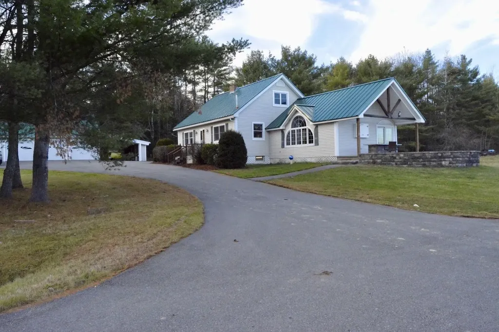 486 Hampden Road Carmel ME 04419