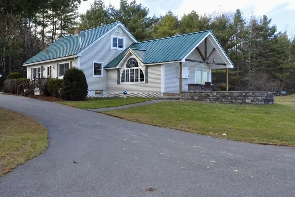 486 Hampden Road Carmel ME 04419