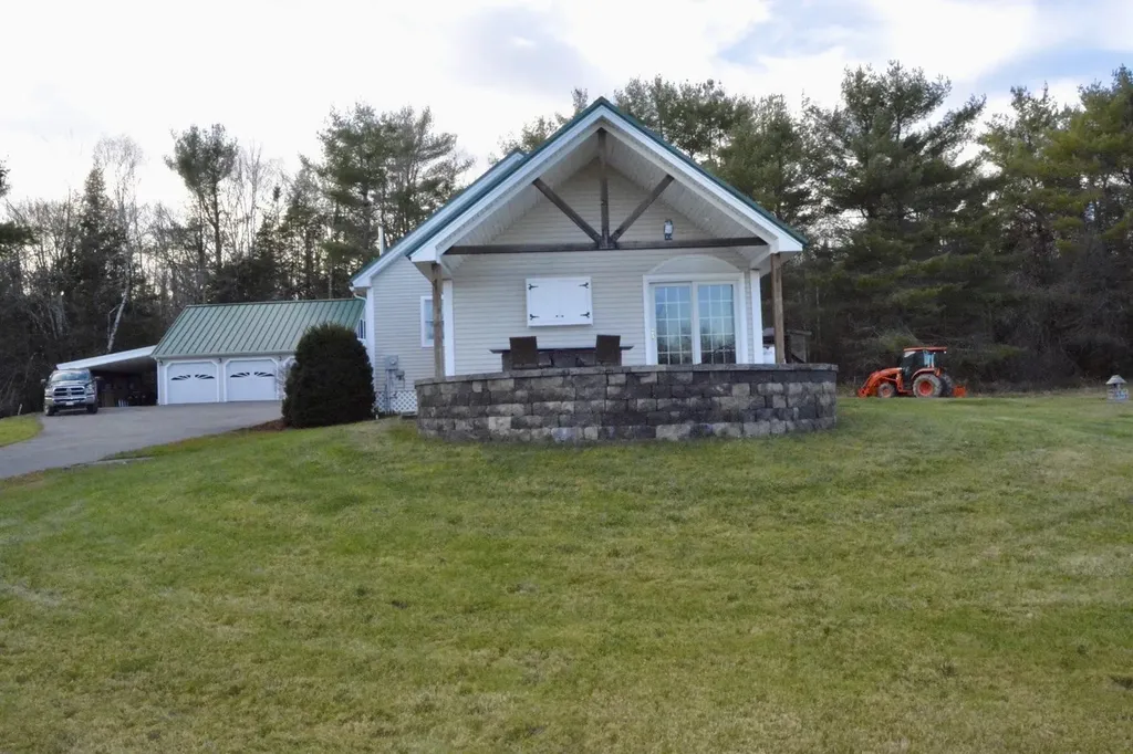 486 Hampden Road Carmel ME 04419