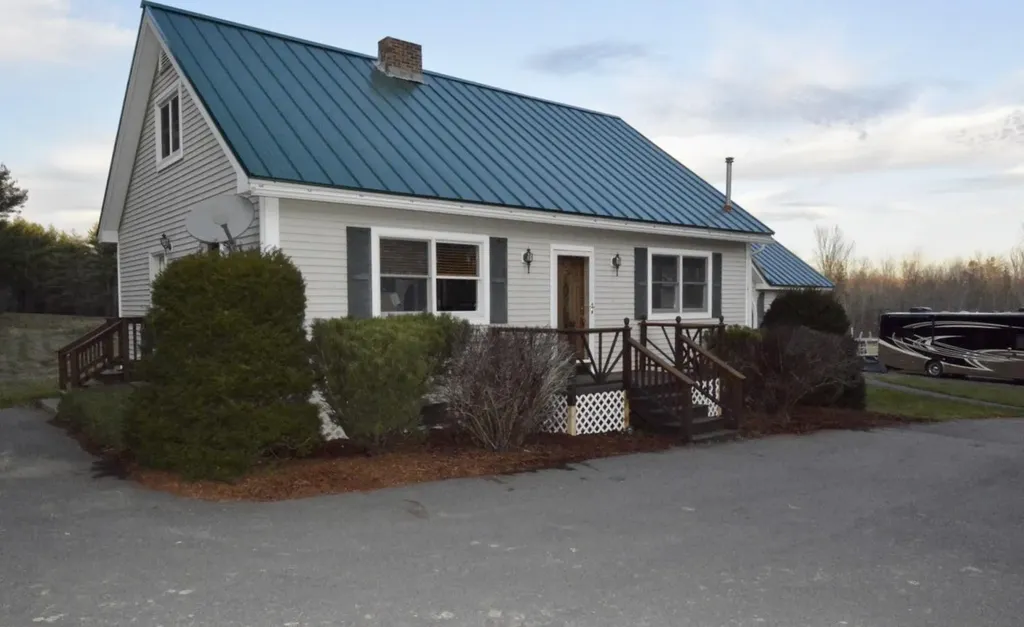 486 Hampden Road Carmel ME 04419