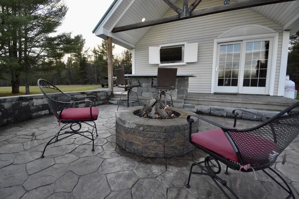 486 Hampden Road Carmel ME 04419