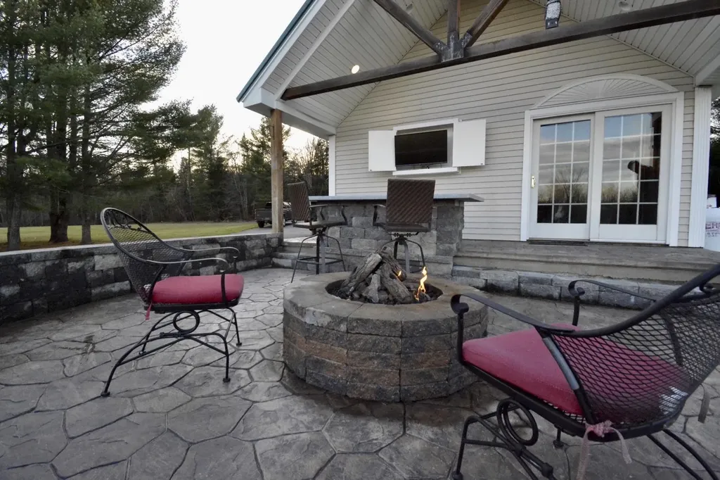 486 Hampden Road Carmel ME 04419