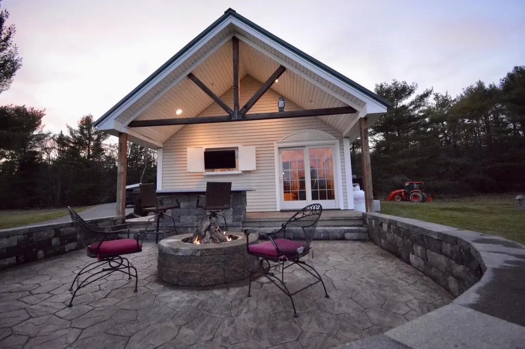 486 Hampden Road Carmel ME 04419