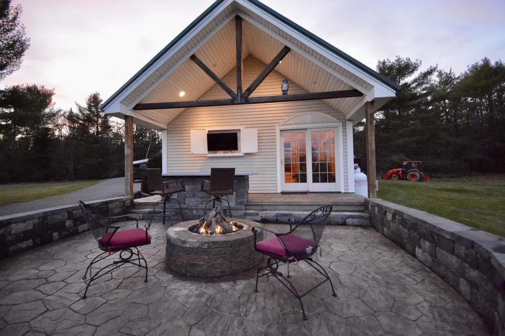 486 Hampden Road Carmel ME 04419