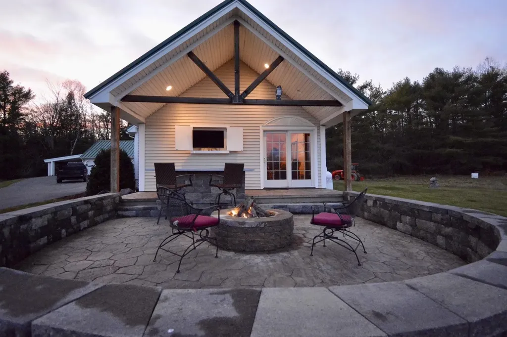 486 Hampden Road Carmel ME 04419