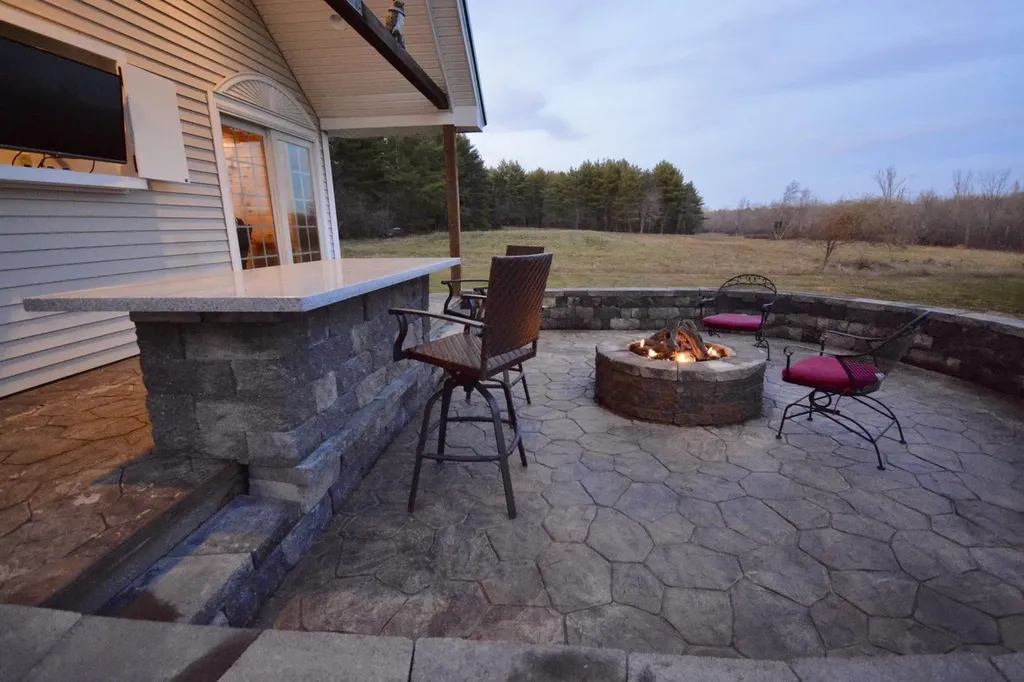 486 Hampden Road Carmel ME 04419