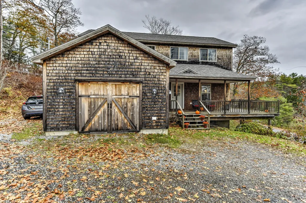 8 Clarks Point Road Wiscasset ME 04578
