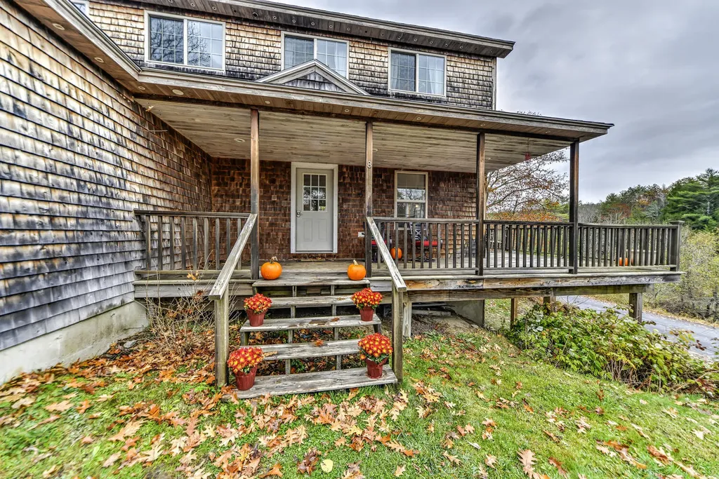 8 Clarks Point Road Wiscasset ME 04578
