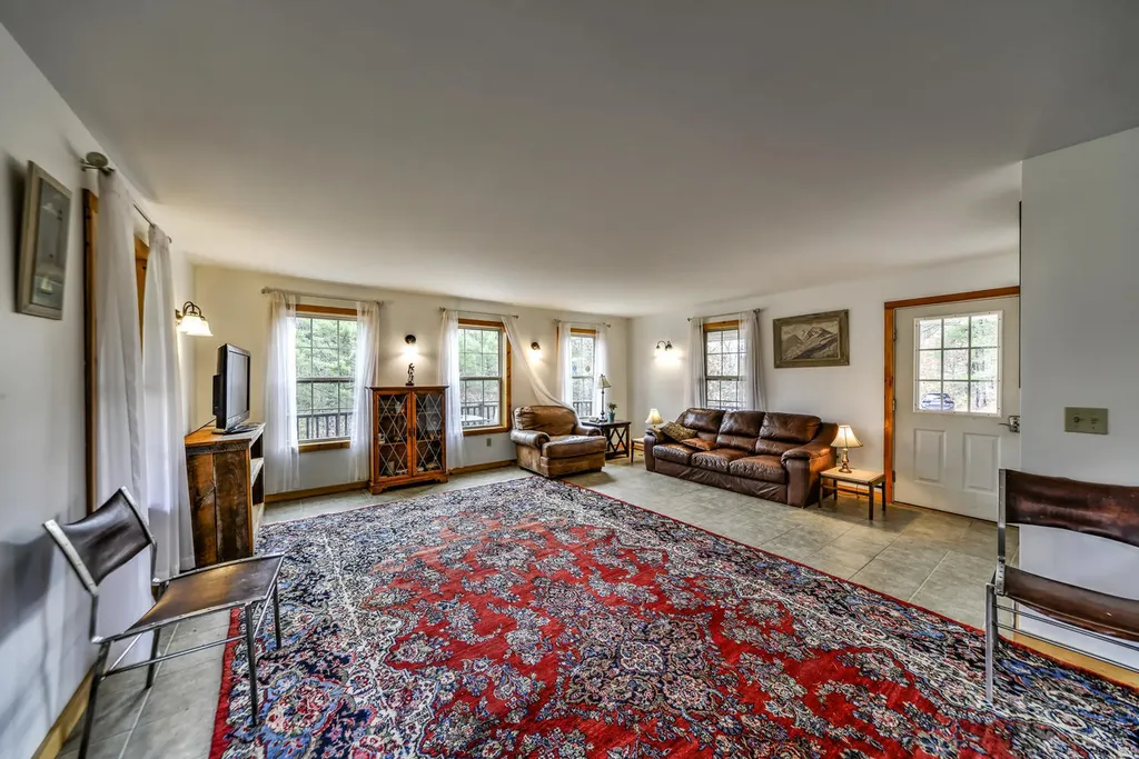 8 Clarks Point Road Wiscasset ME 04578
