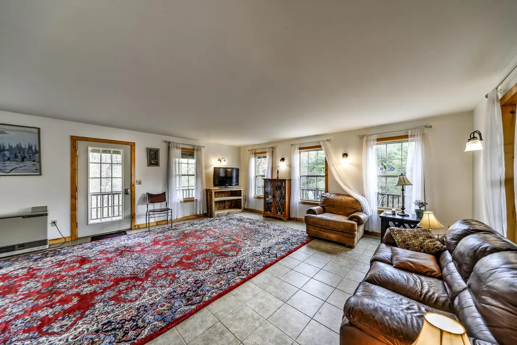 8 Clarks Point Road Wiscasset ME 04578