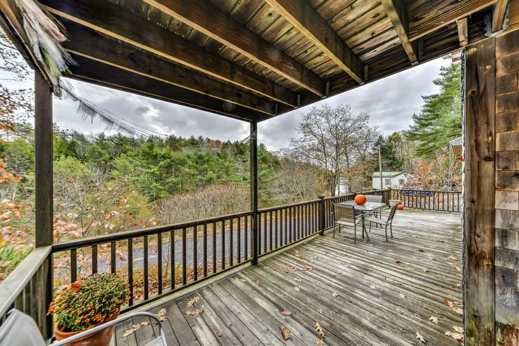 8 Clarks Point Road Wiscasset ME 04578