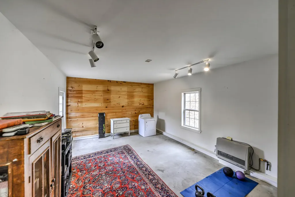 8 Clarks Point Road Wiscasset ME 04578