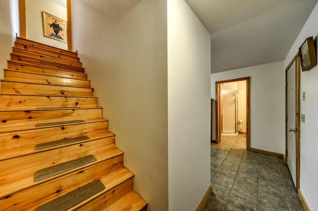 8 Clarks Point Road Wiscasset ME 04578