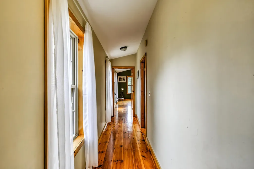 8 Clarks Point Road Wiscasset ME 04578