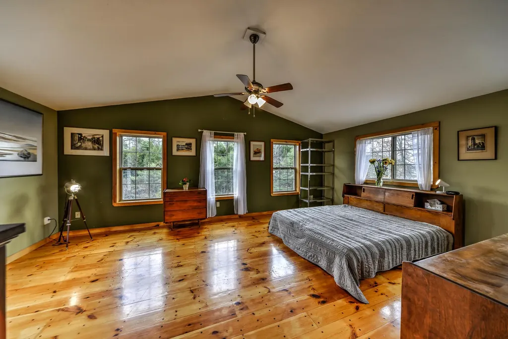 8 Clarks Point Road Wiscasset ME 04578