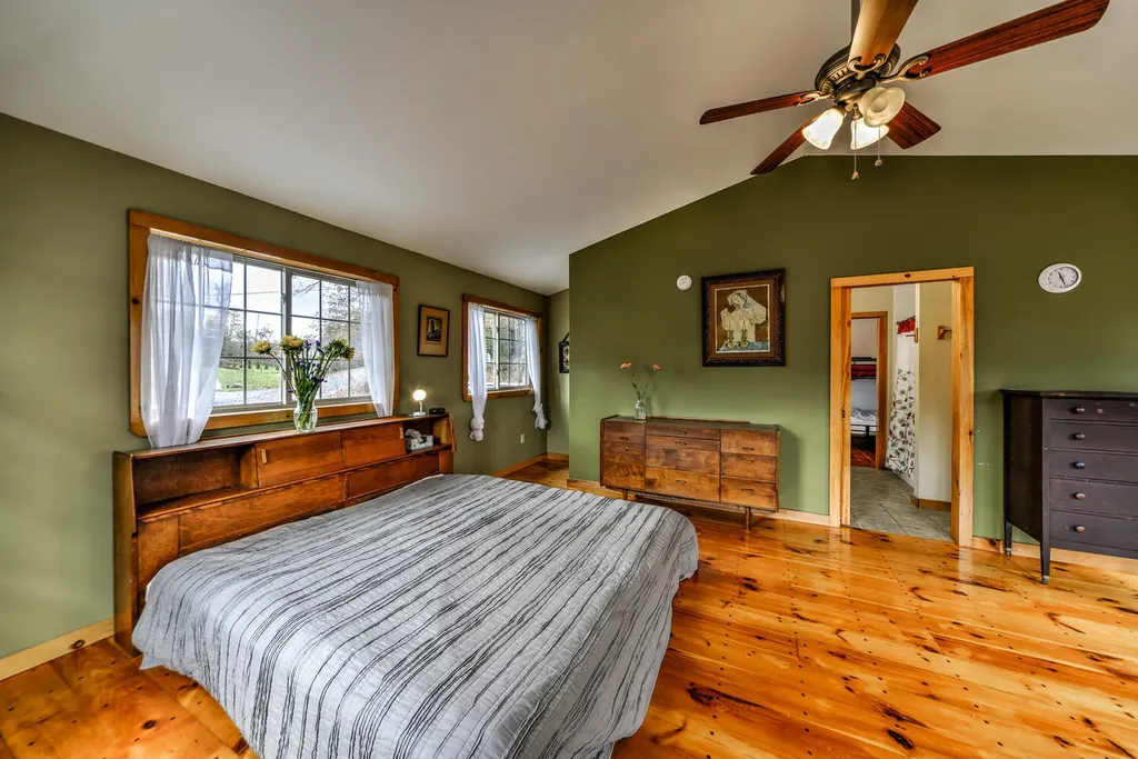 8 Clarks Point Road Wiscasset ME 04578
