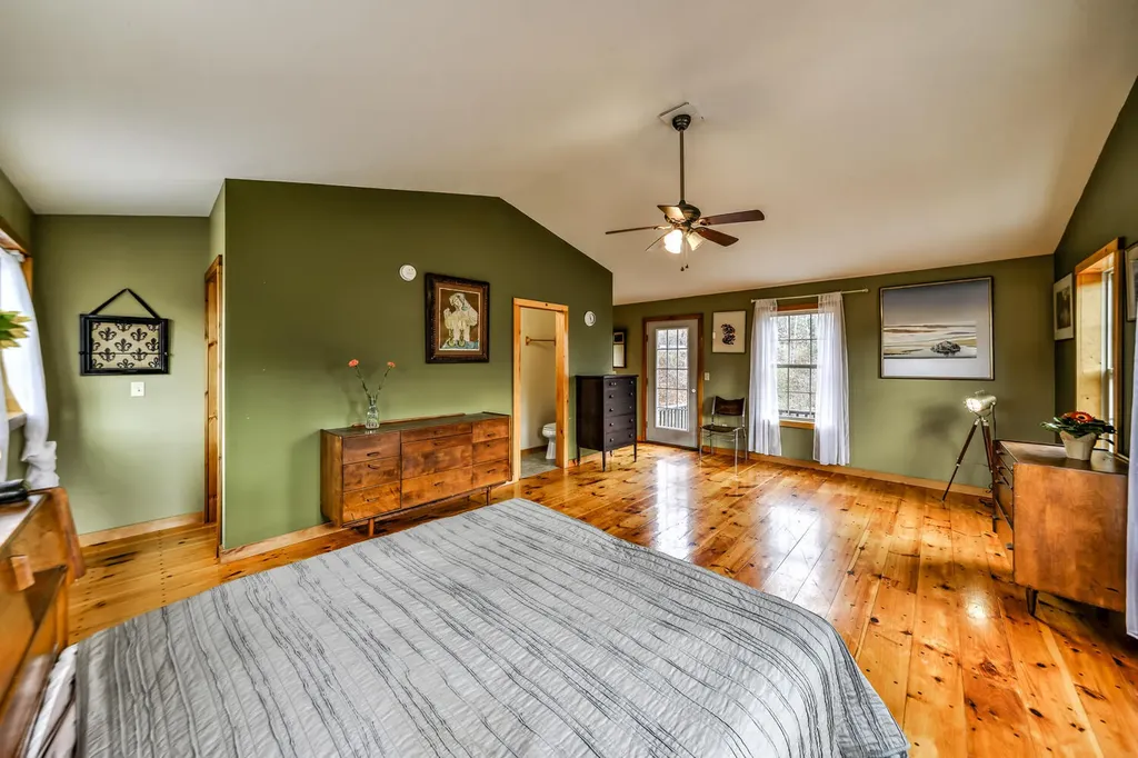 8 Clarks Point Road Wiscasset ME 04578