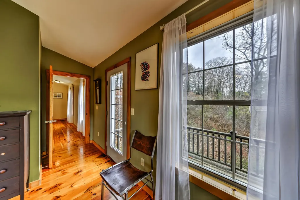 8 Clarks Point Road Wiscasset ME 04578
