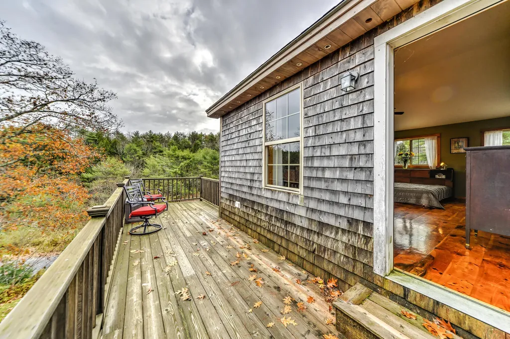 8 Clarks Point Road Wiscasset ME 04578