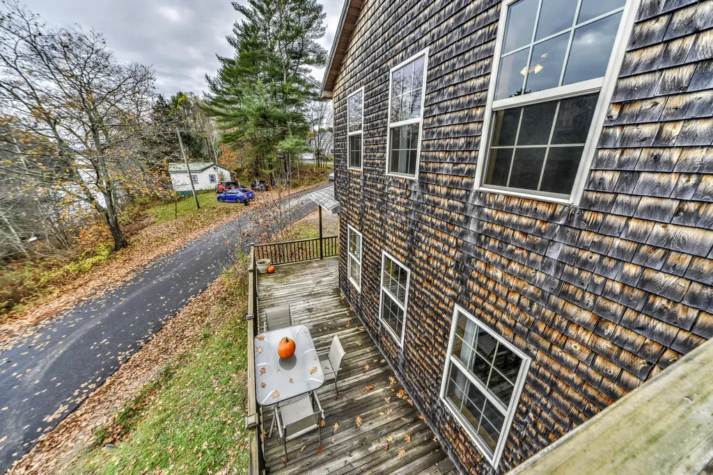 8 Clarks Point Road Wiscasset ME 04578