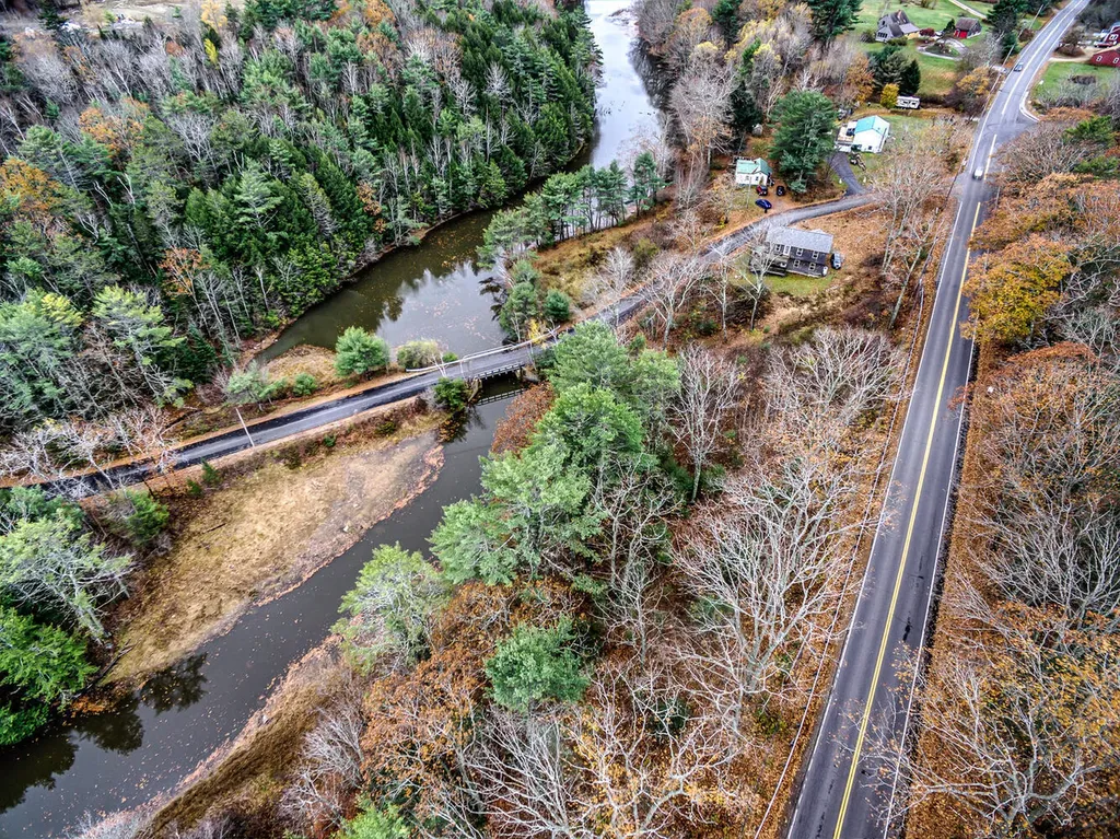 8 Clarks Point Road Wiscasset ME 04578