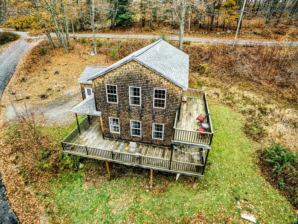 8 Clarks Point Road Wiscasset ME 04578