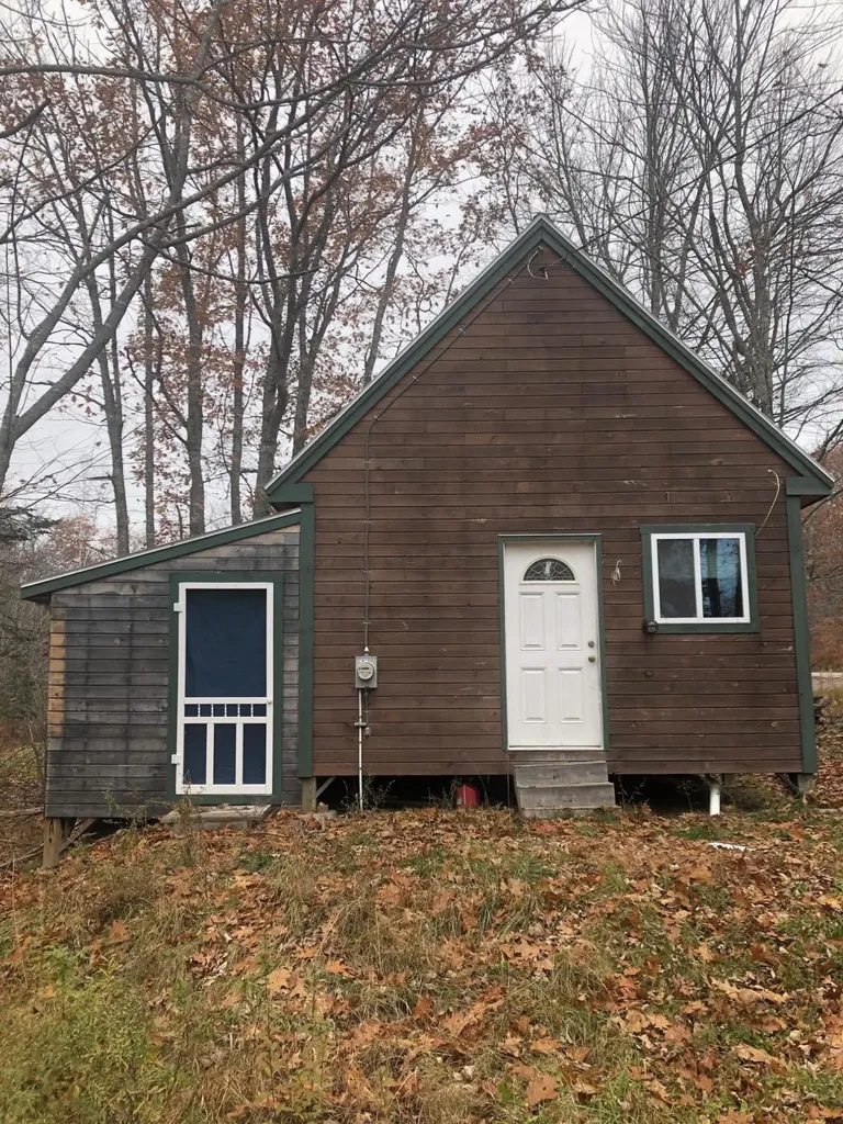 7 Flanders Road Northport ME 04849