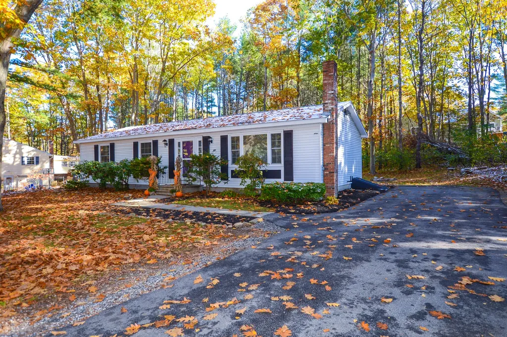 42 Raydon Road Extension York ME 03909