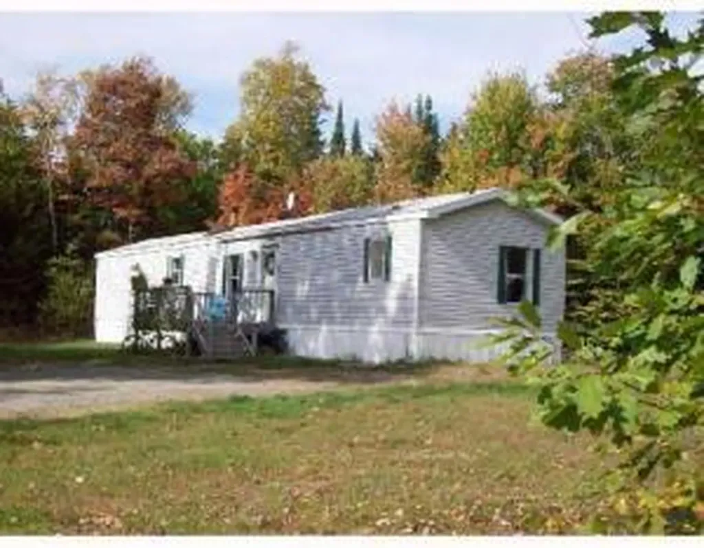 45 Poplar Road Glenburn ME 04401