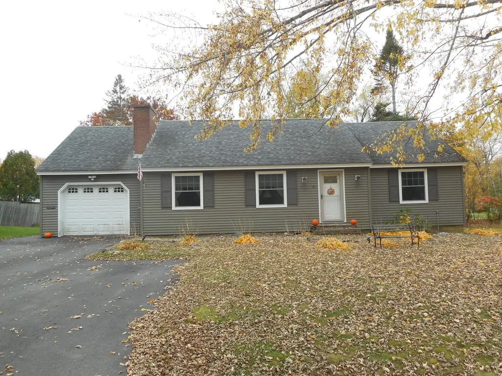39 Birchwood Boulevard Brewer ME 04412