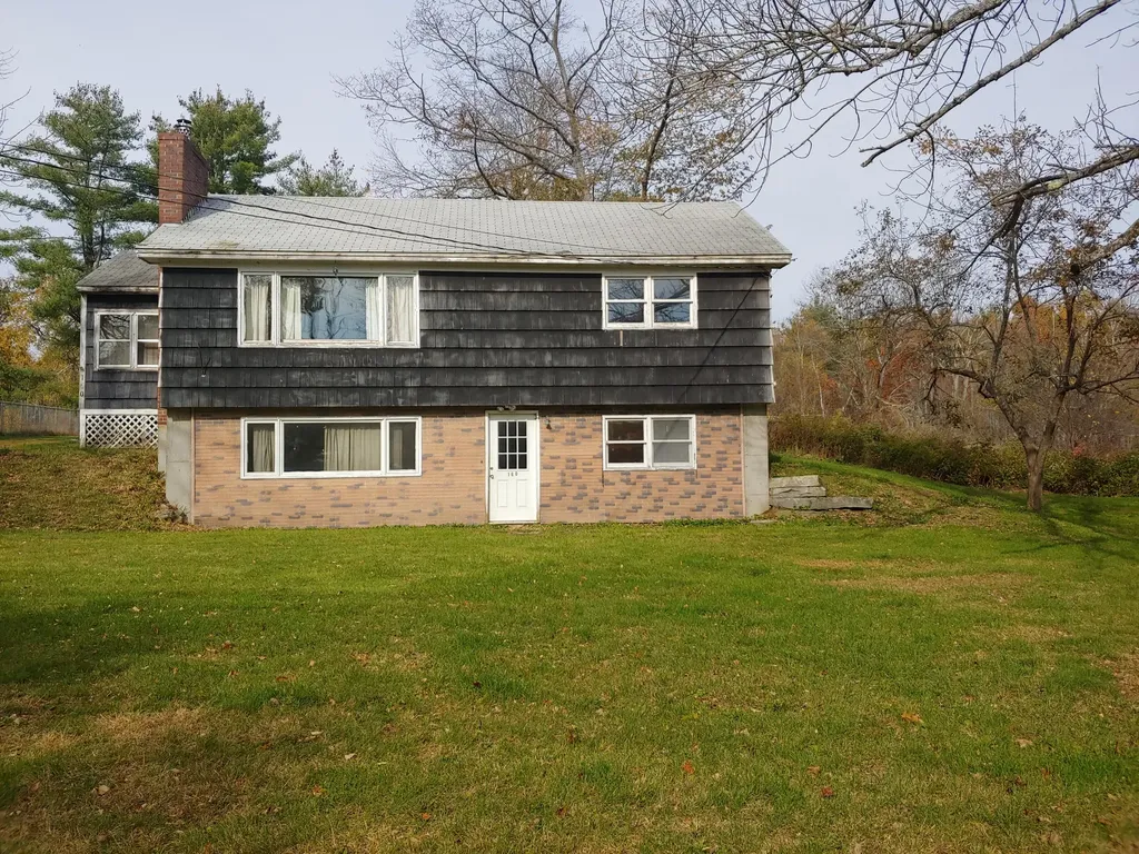 160 Barton Road Windsor ME 04363