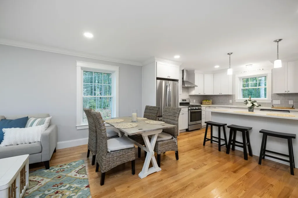 27 Webhannet Place Kennebunk ME 04043