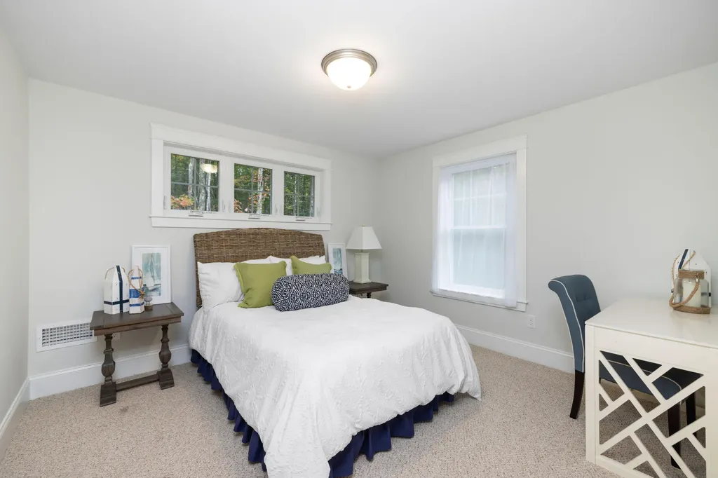27 Webhannet Place Kennebunk ME 04043