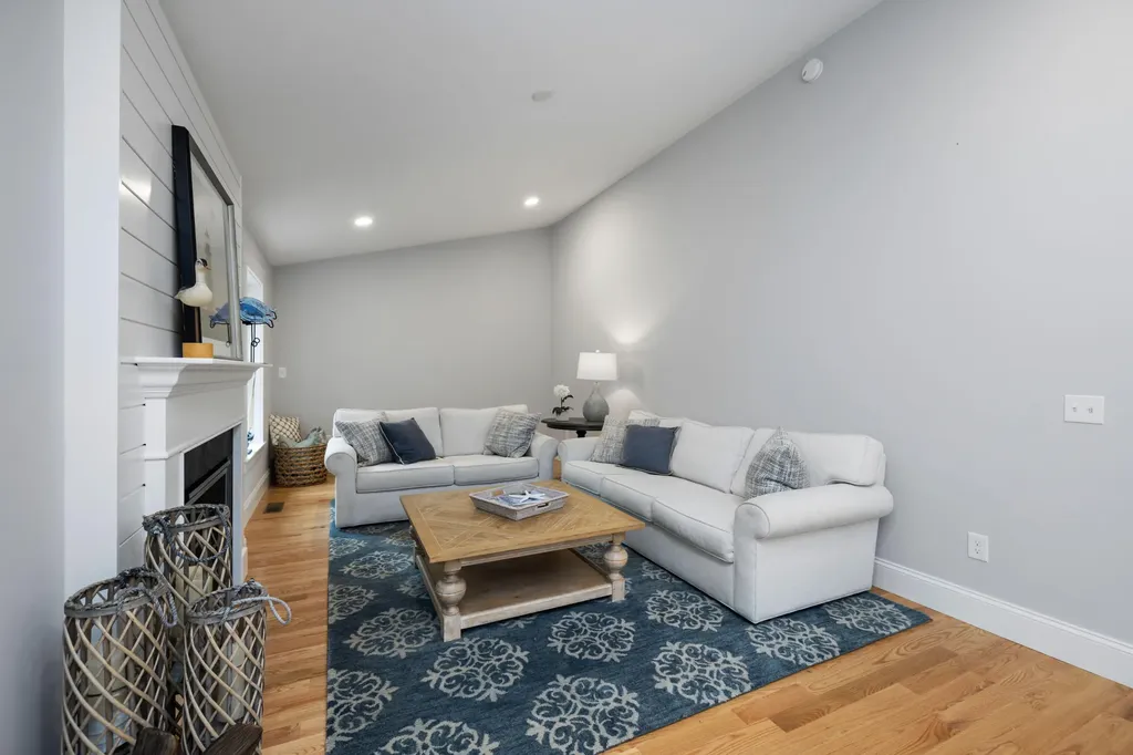 27 Webhannet Place Kennebunk ME 04043