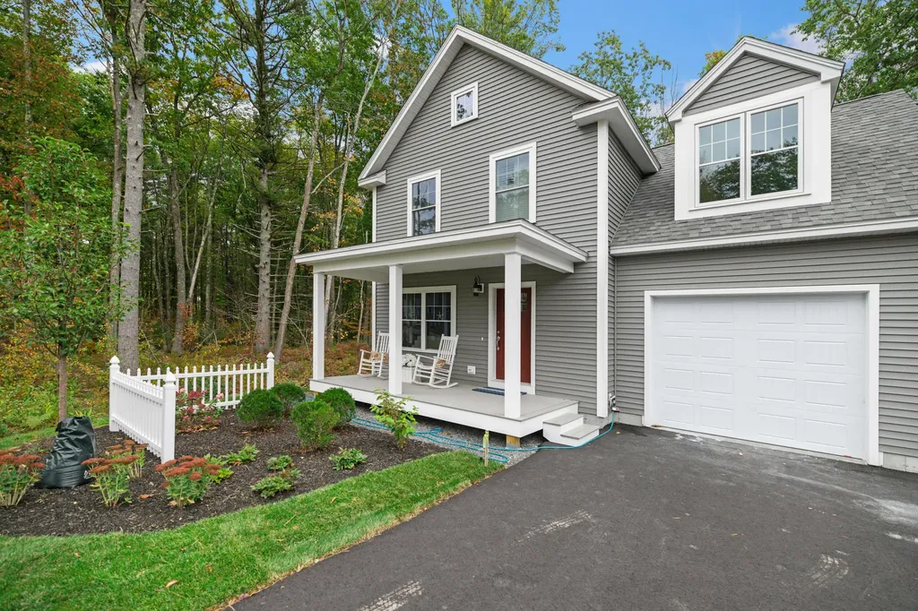 27 Webhannet Place Kennebunk ME 04043